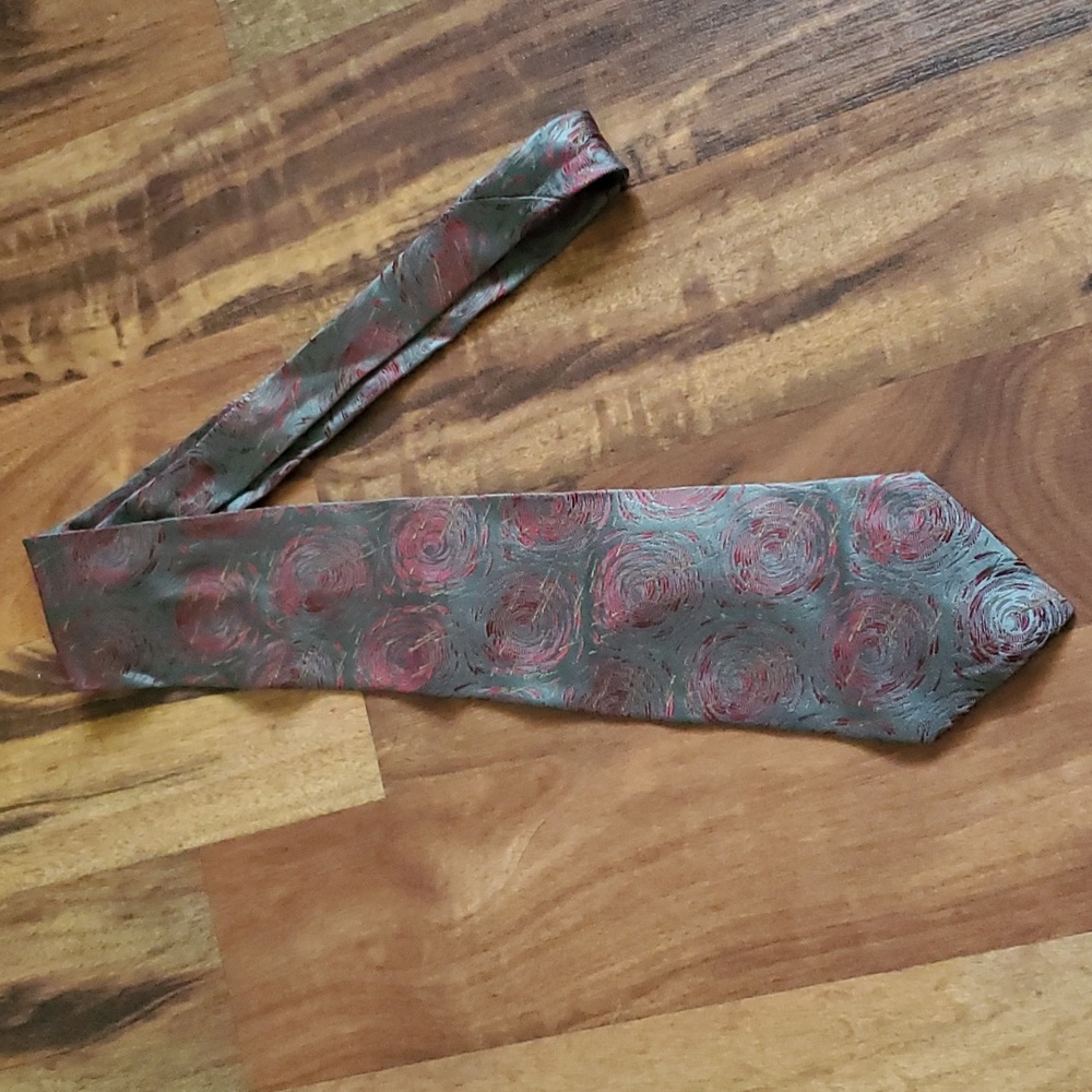 Giorgio Armani 100% Silk Rose Cravatte Tie Made In Italy